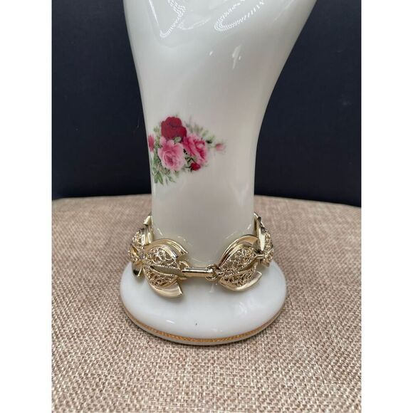 Vintage Filagree Style Eight Link Gold Tone Bracelet - Picture 3 of 11